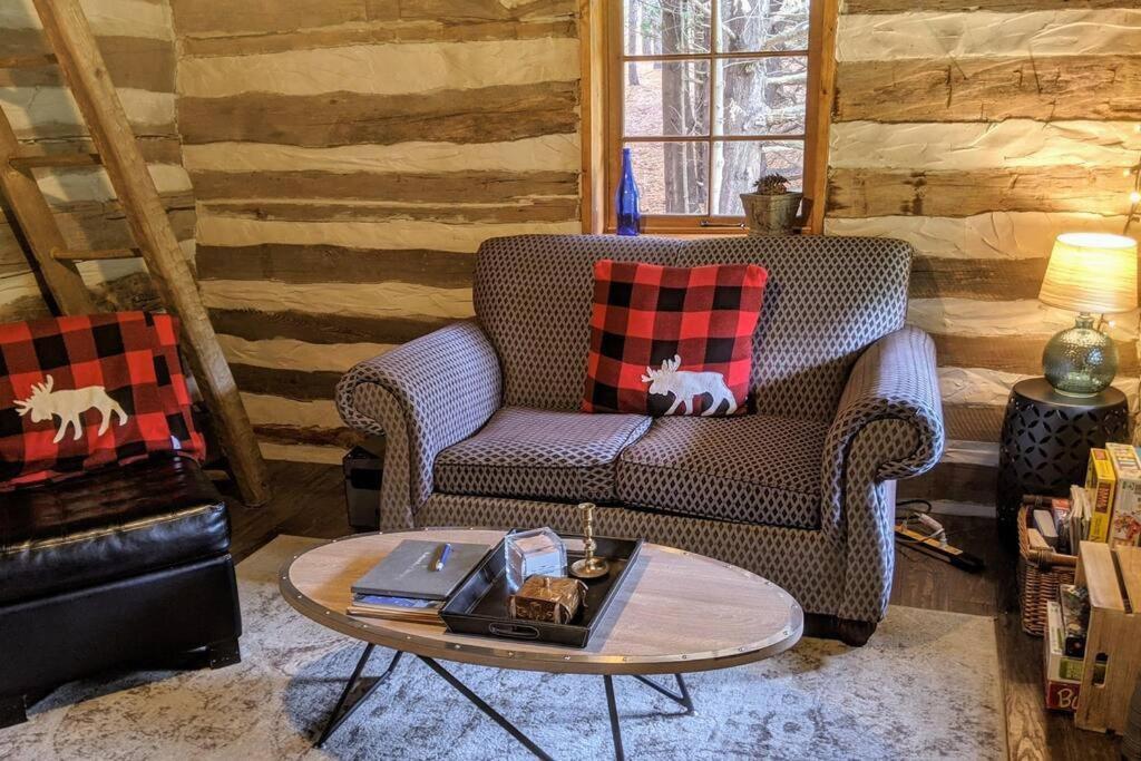 A Rustic Cabin In The Woods Orangeville Dış mekan fotoğraf